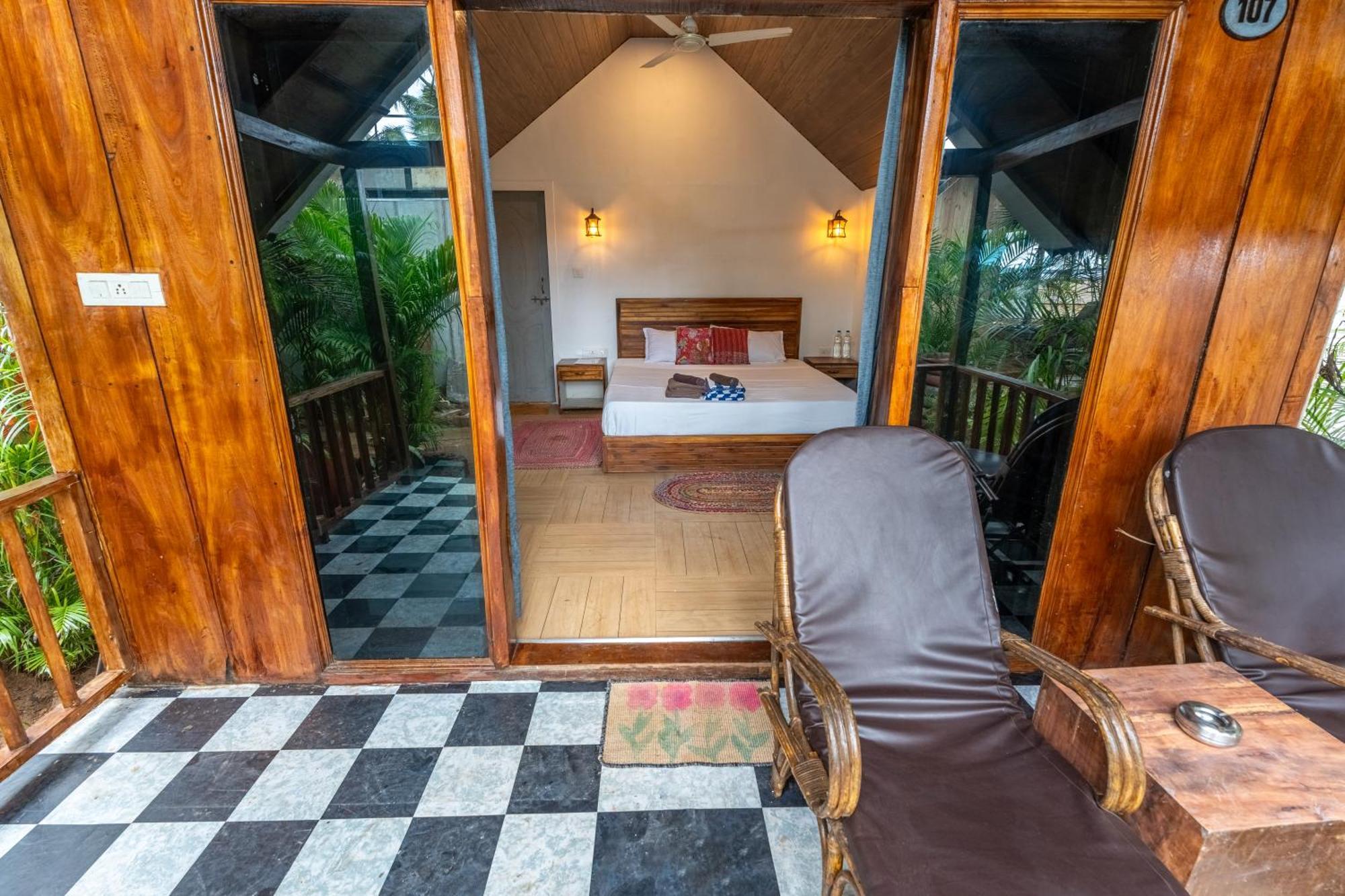 Simrose Hotel Агонда Екстериор снимка