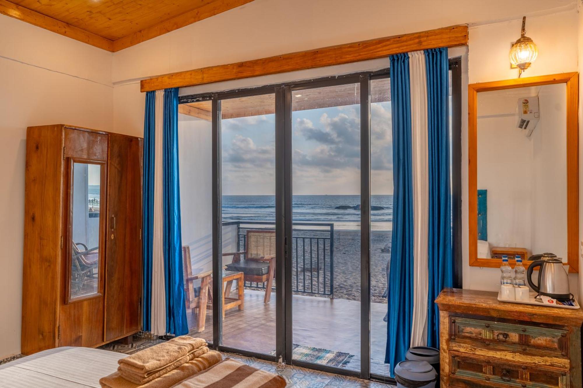 Simrose Hotel Агонда Екстериор снимка