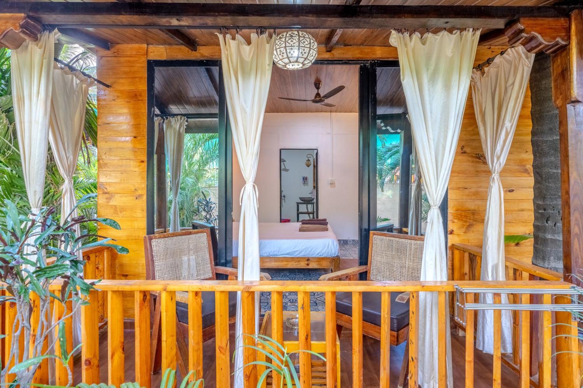 Simrose Hotel Агонда Екстериор снимка
