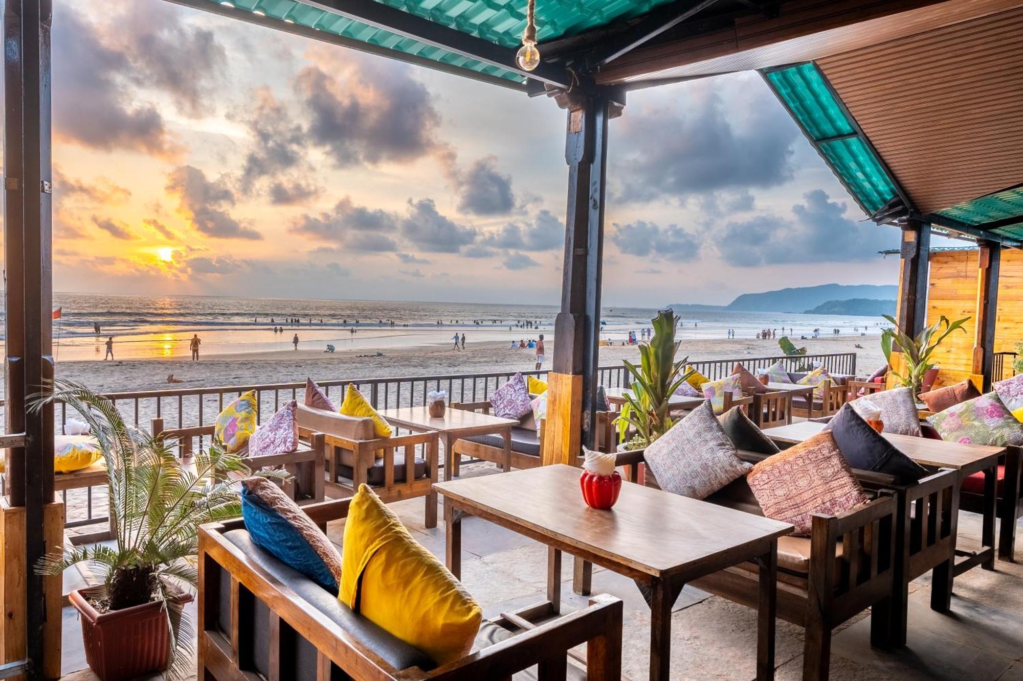 Simrose Hotel Агонда Екстериор снимка