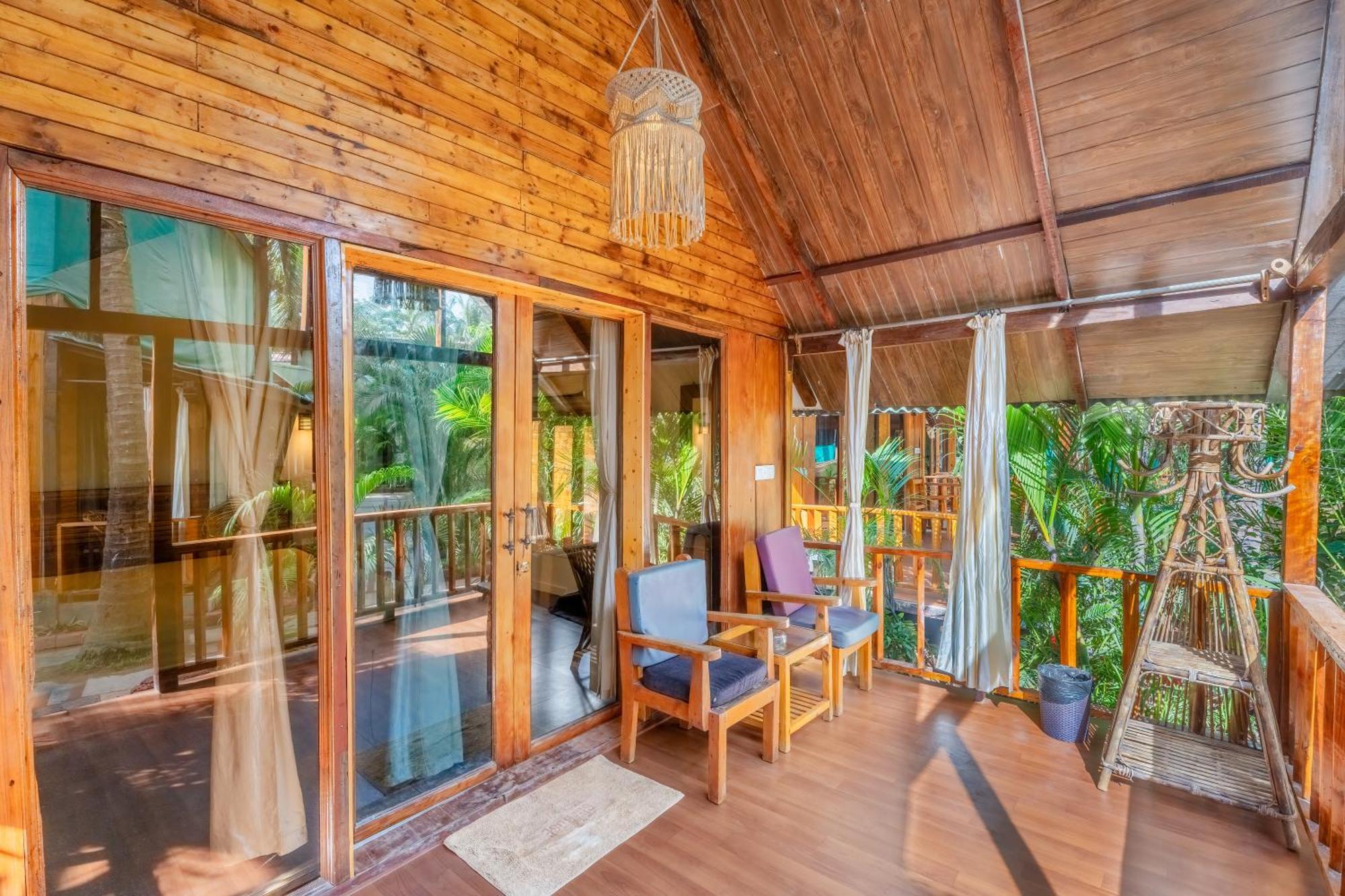 Simrose Hotel Агонда Екстериор снимка