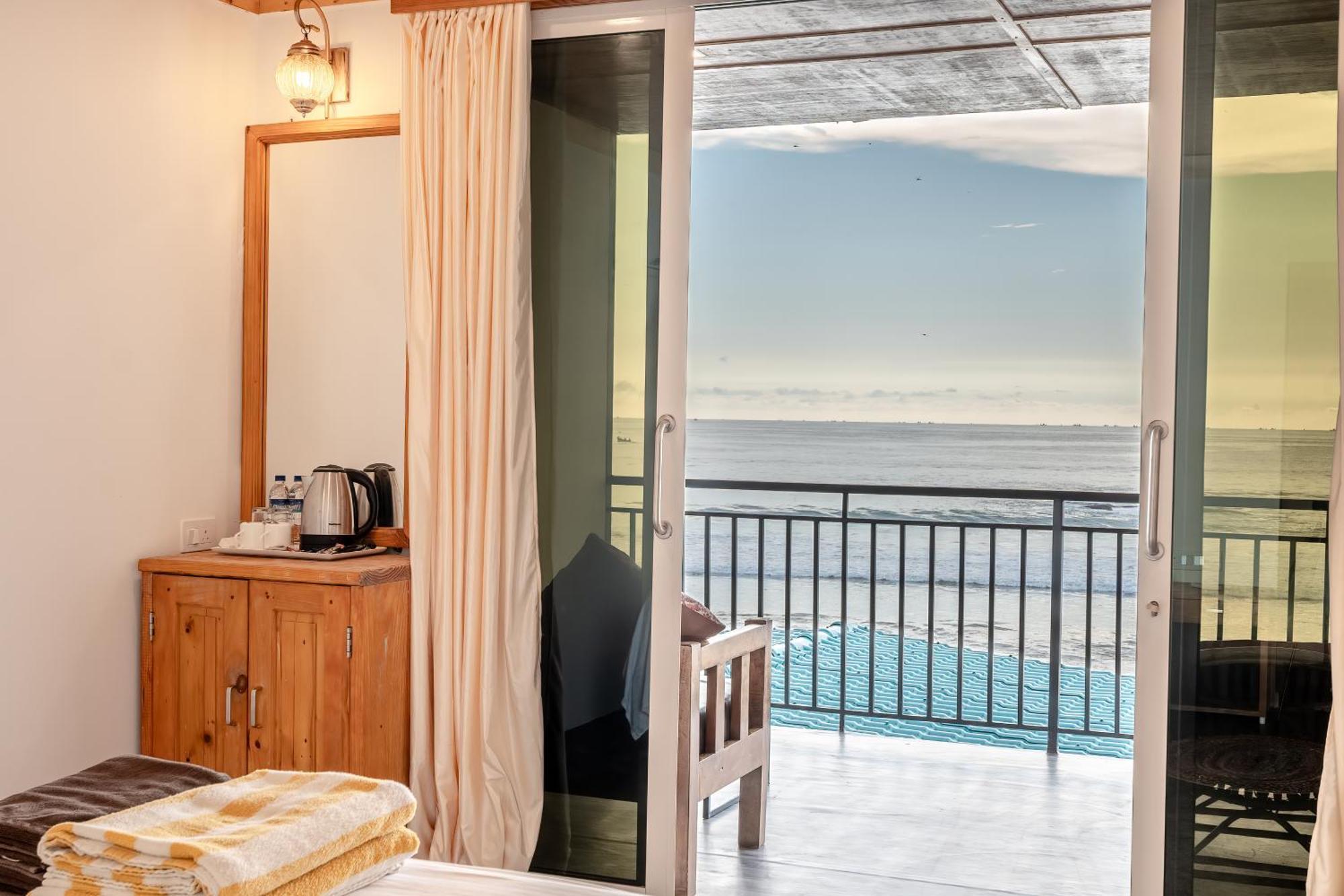 Simrose Hotel Агонда Екстериор снимка